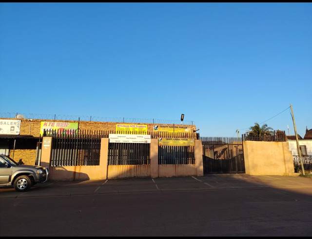 BUSINESS FOR SALE IN LENASIA EXT 3